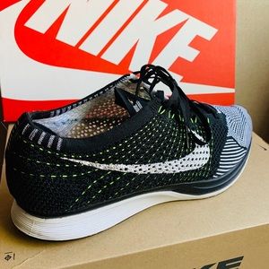 Nike Flyknit Racer